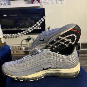 Nike Men's Silver Sneakers